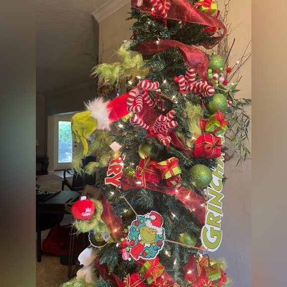 The Grinch Arm Tree Decoration - Picture 6 of 12